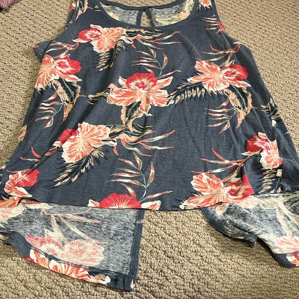 Roxy | Floral Tank - Picture 6 of 6